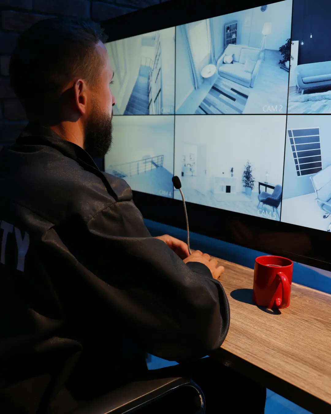 Sala de monitoramento CFTV em tempo real